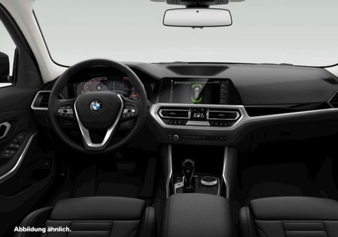 BMW 320, 2022