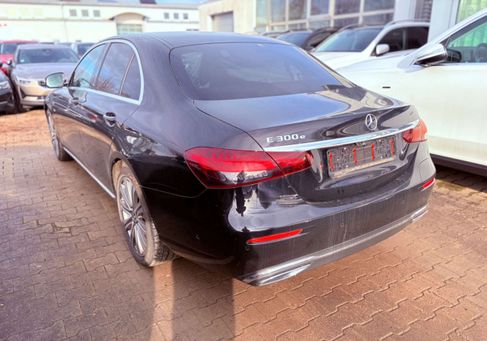 Mercedes-Benz E 300, 2021