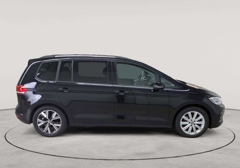 Volkswagen Touran, 2024 3