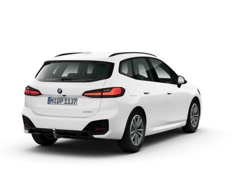 BMW 220, 2025 2