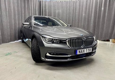 BMW 730, 2016