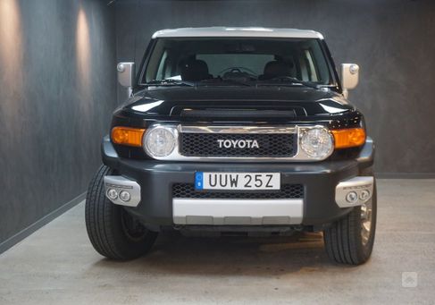 Toyota FJ, 2012