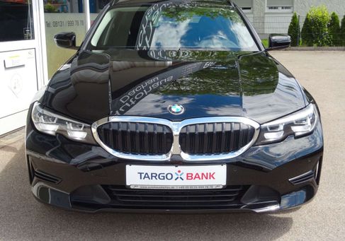 BMW 318, 2022