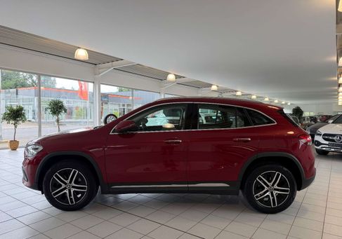 Mercedes-Benz GLA 200, 2023 2