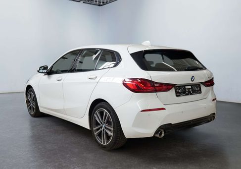 BMW 118, 2021