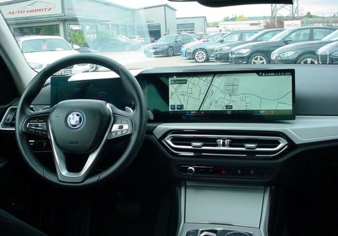 BMW 320, 2022