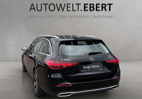 Mercedes-Benz C 300, 2022