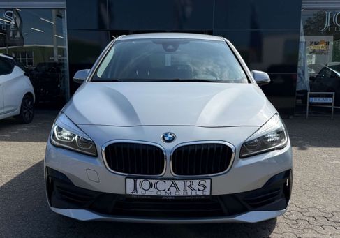 BMW 216, 2020