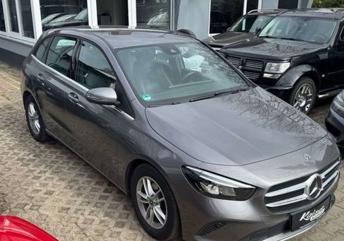 Mercedes-Benz B 180, 2020