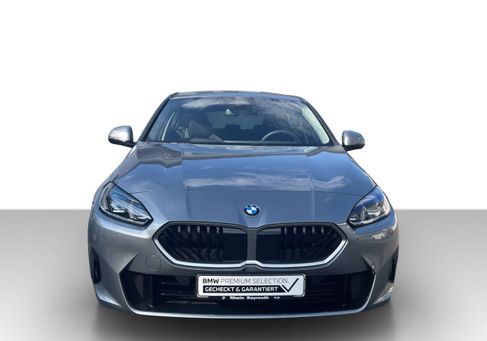 BMW 120, 2025