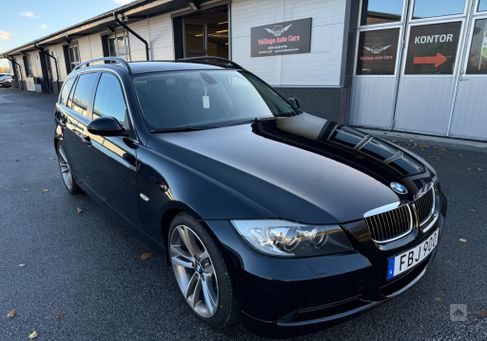 BMW 330, 2007