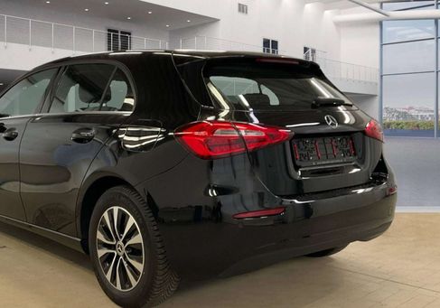 Mercedes-Benz A 160, 2022