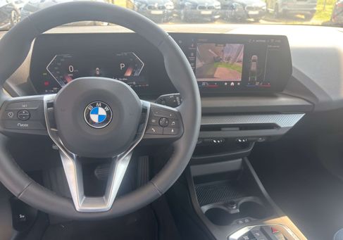 BMW 120, 2025