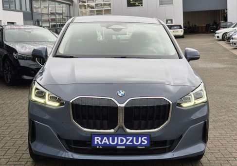 BMW 216, 2024