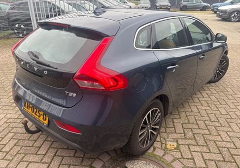 Volvo V40, 2016