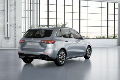 Mercedes-Benz B 180, 2025