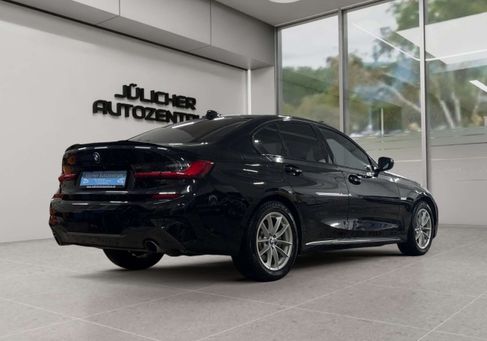BMW 330, 2020