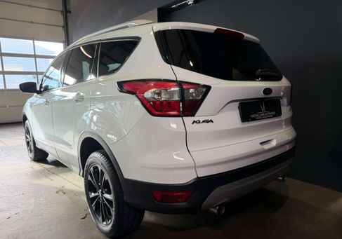 Ford Kuga, 2019 3