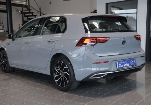 Volkswagen Golf, 2024 3