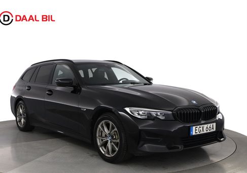BMW 330, 2022