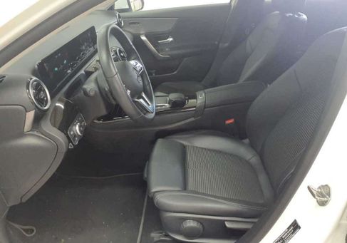 Mercedes-Benz A 200, 2022