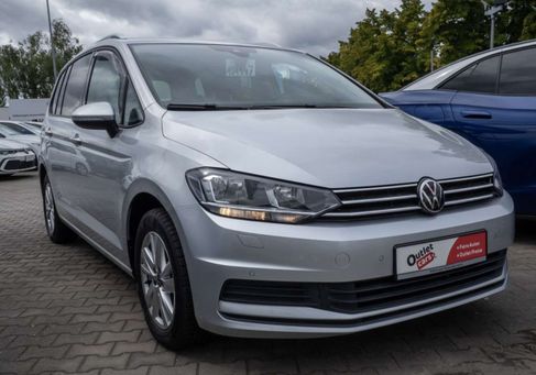Volkswagen Touran, 2022 3
