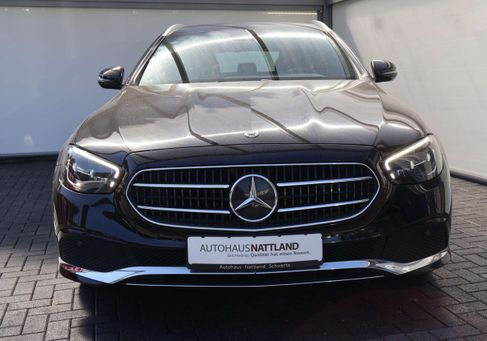Mercedes-Benz E 200, 2020 3