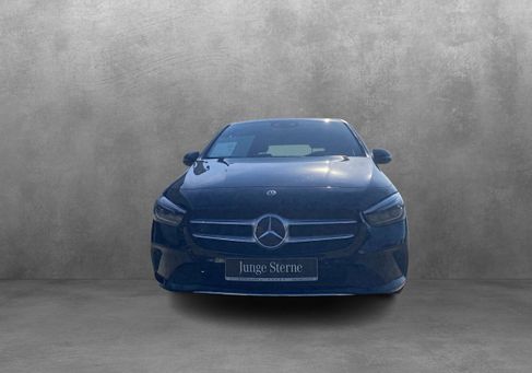 Mercedes-Benz B 200, 2022