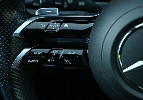 Mercedes-Benz E 300, 2021
