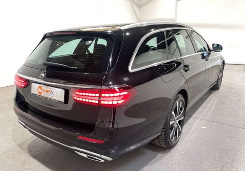 Mercedes-Benz E 300, 2022 3