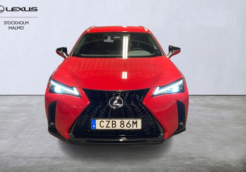 Lexus UX, 2025
