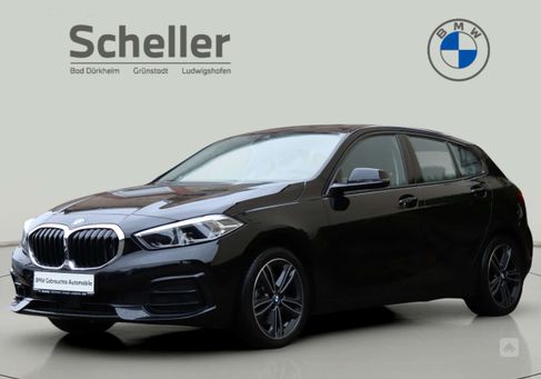 BMW 118, 2021