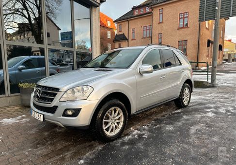 Mercedes-Benz ML 350, 2010