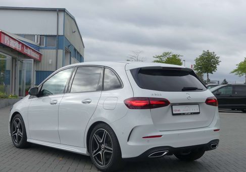 Mercedes-Benz B 200, 2024