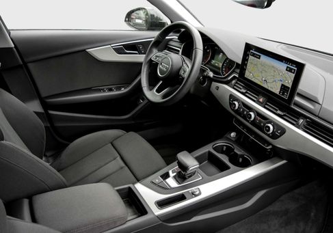 Audi A4, 2023