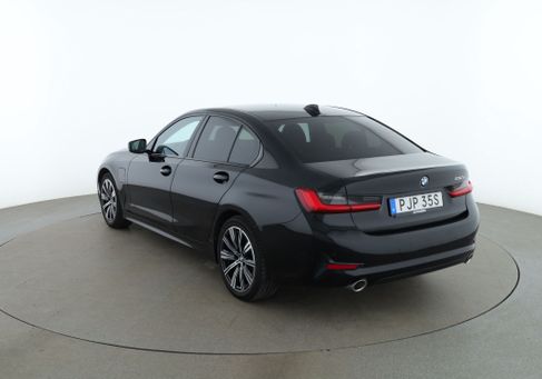 BMW 330, 2020