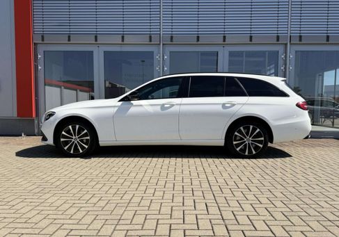 Mercedes-Benz E 300, 2022 2