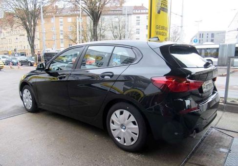 BMW 116, 2021