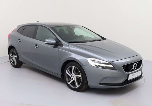Volvo V40, 2018