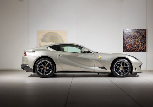 Ferrari 812, 2020