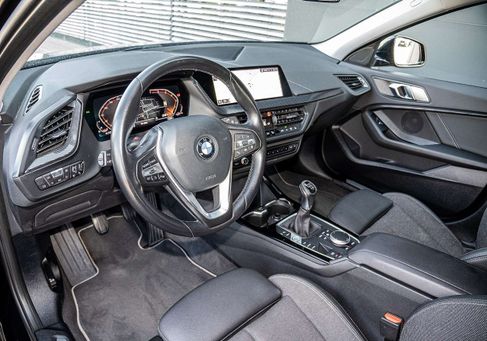BMW 118, 2022