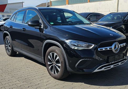 Mercedes-Benz GLA 200, 2022 3