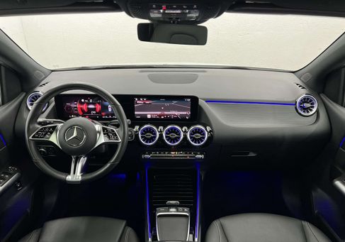 Mercedes-Benz B 200, 2025