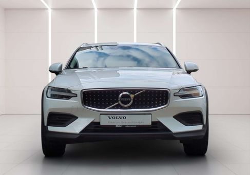 Volvo V60 Cross Country, 2021