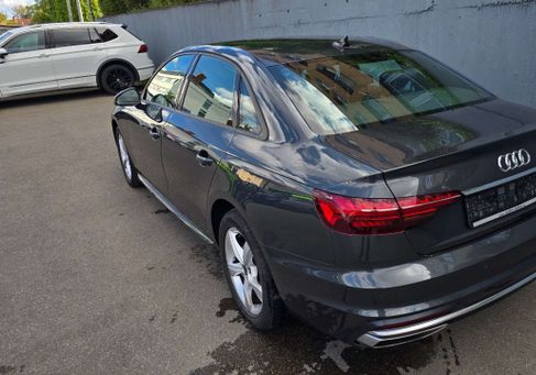 Audi A4, 2022 3
