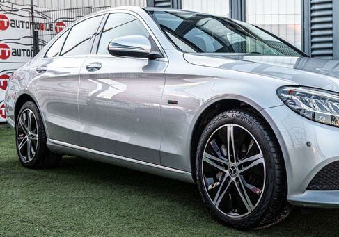 Mercedes-Benz C 300, 2021