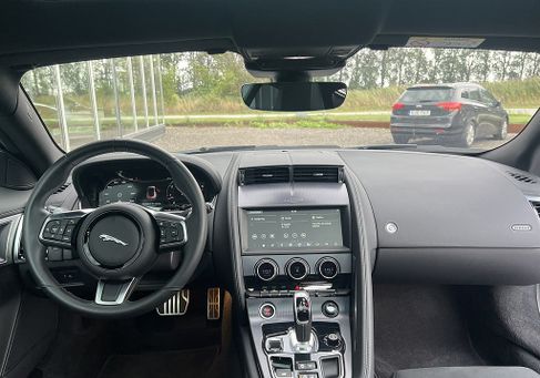 Jaguar F-Type, 2021