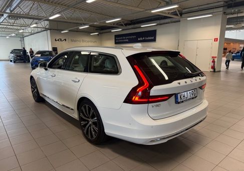 Volvo V90, 2022