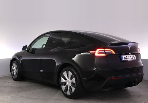 Tesla Model Y, 2023 3