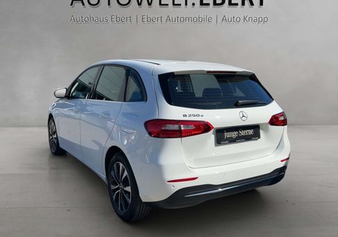 Mercedes-Benz B 250, 2022 3